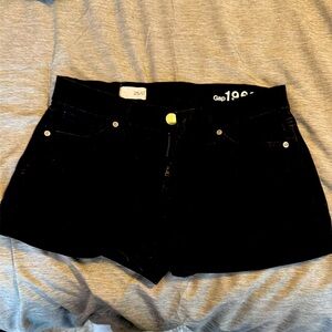 Black Women’s Gap Shorts